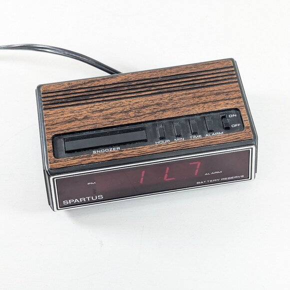 Vintage Spartus Alarm Clock Wired or Battery READ - AS IS - Picture 6 of 11